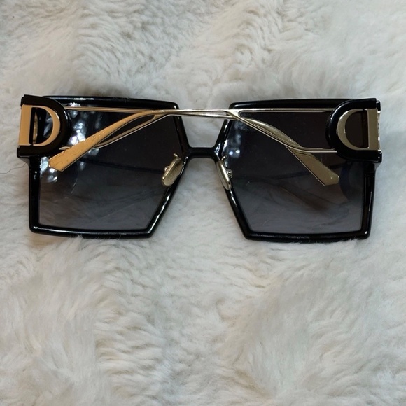 Dior 30Montaigne SU Sunglasses - Picture 4 of 5